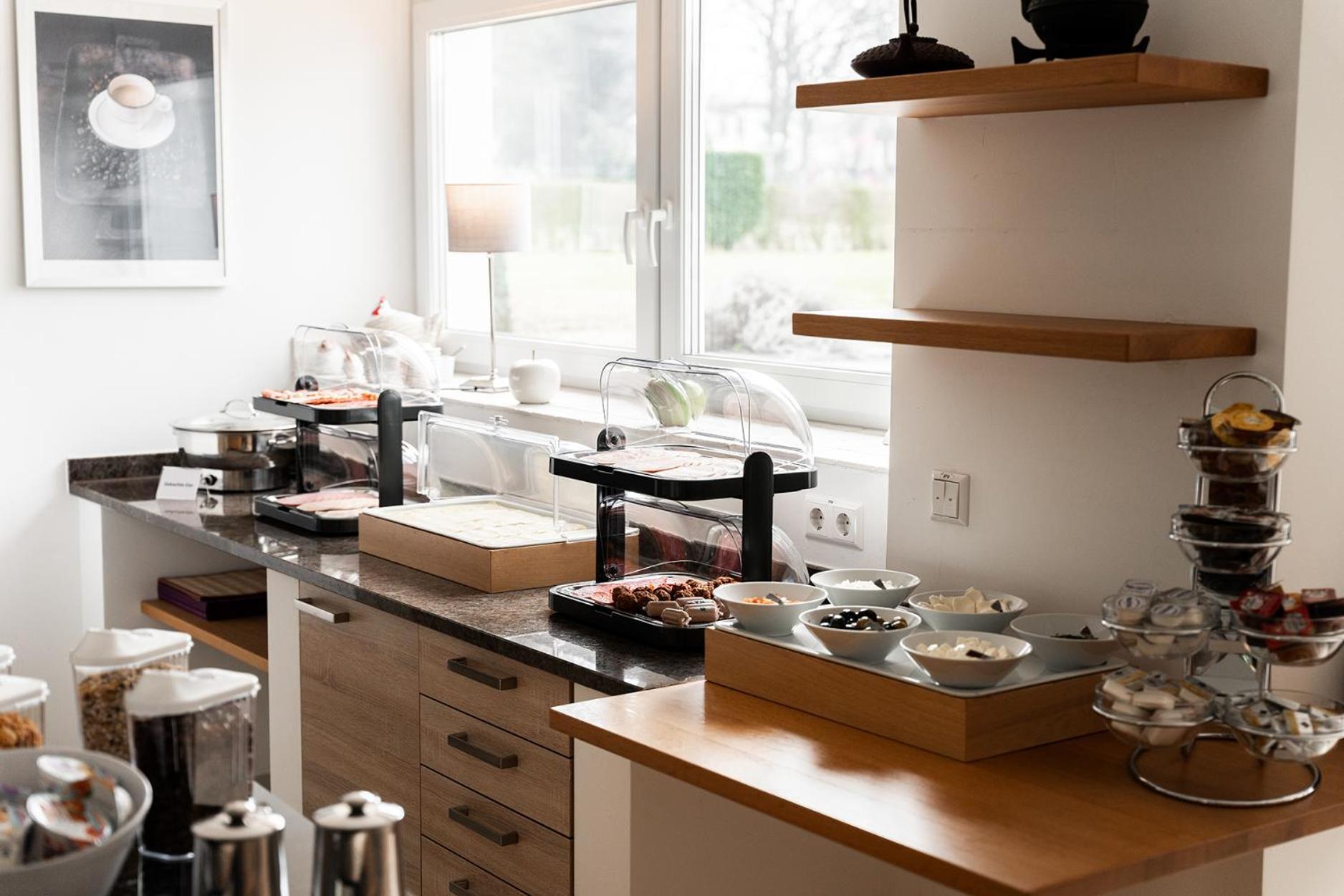 Hotel Vier Jahreszeiten Therme & Kliniken Bad Krozingen Naehe Freiburg & Schwarzwald Ideal Fuer Wellness Kur & Business Ausfluege 24H Check In- Wlan & Parken Gratis Exterior foto