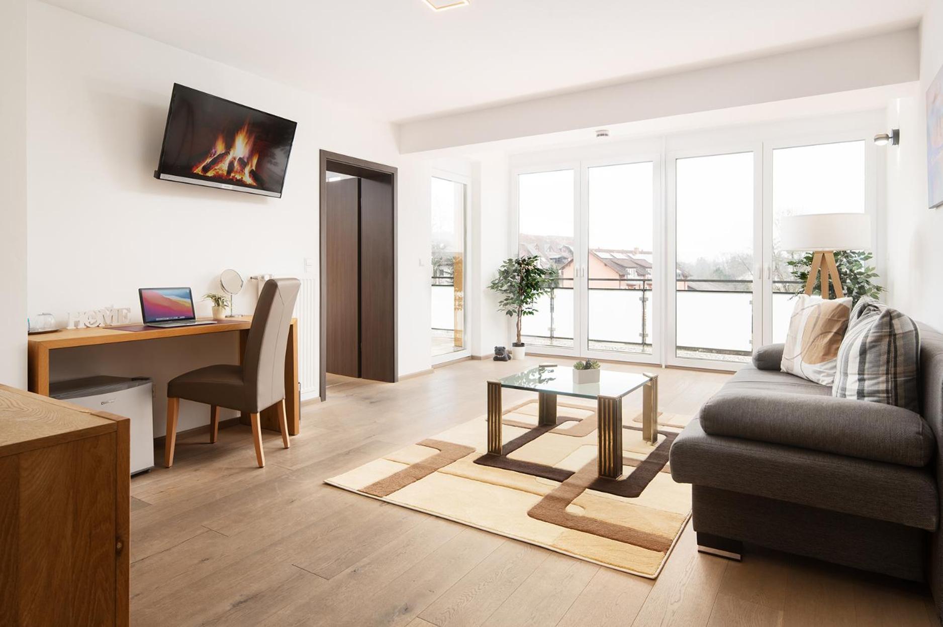 Hotel Vier Jahreszeiten Therme & Kliniken Bad Krozingen Naehe Freiburg & Schwarzwald Ideal Fuer Wellness Kur & Business Ausfluege 24H Check In- Wlan & Parken Gratis Exterior foto