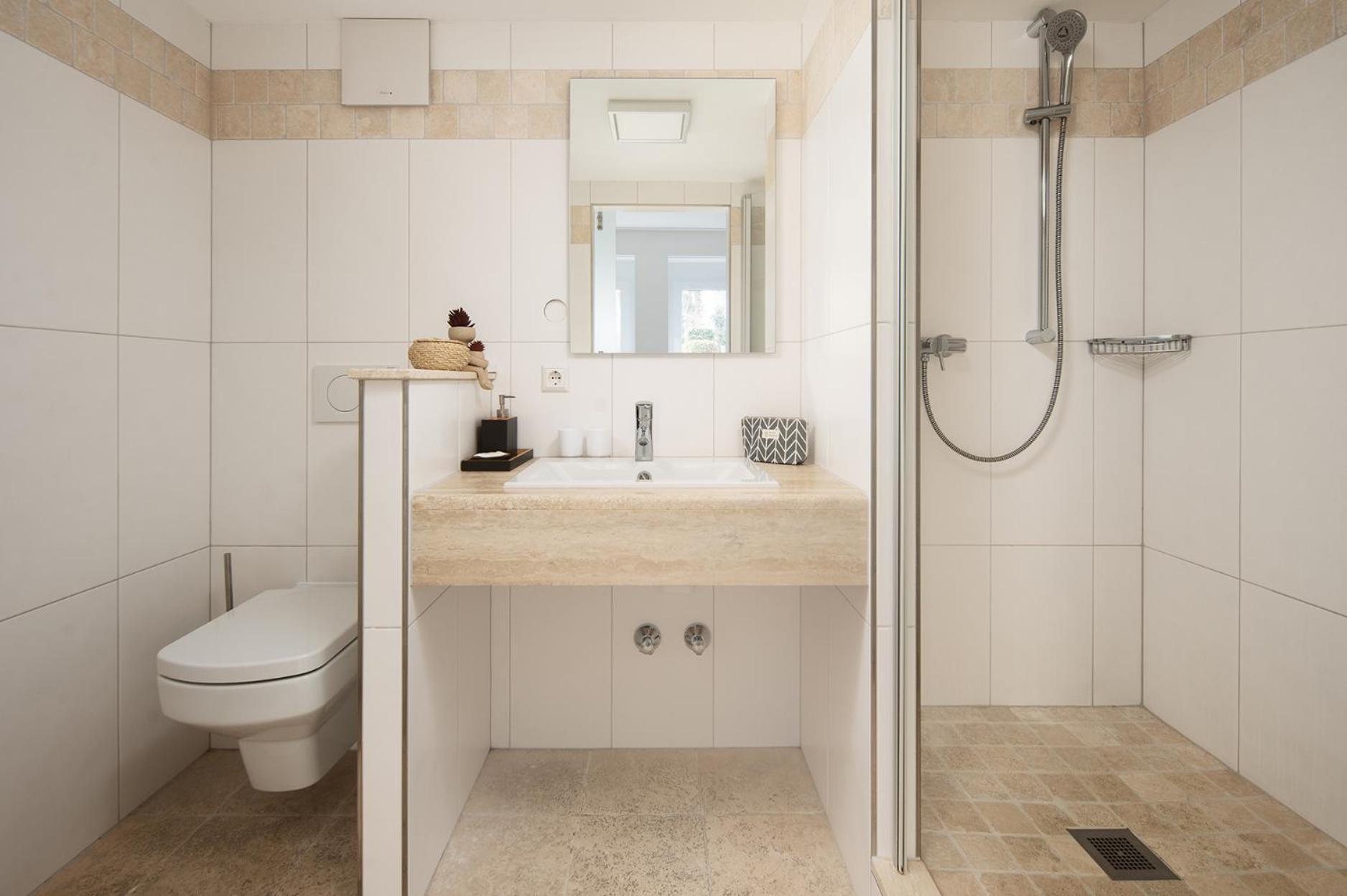 Hotel Vier Jahreszeiten Therme & Kliniken Bad Krozingen Naehe Freiburg & Schwarzwald Ideal Fuer Wellness Kur & Business Ausfluege 24H Check In- Wlan & Parken Gratis Exterior foto